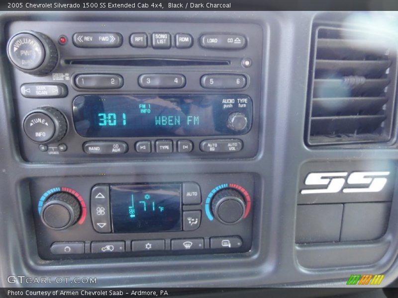 Controls of 2005 Silverado 1500 SS Extended Cab 4x4