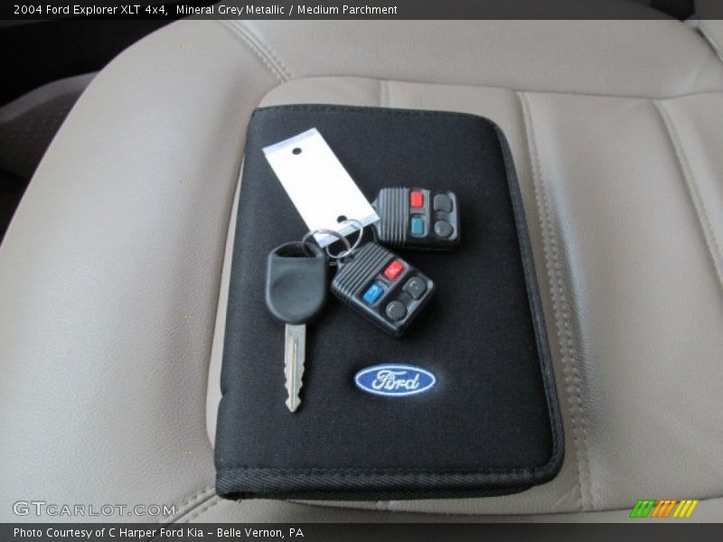 Mineral Grey Metallic / Medium Parchment 2004 Ford Explorer XLT 4x4