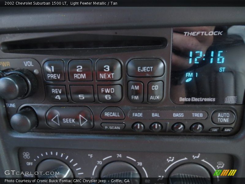 Light Pewter Metallic / Tan 2002 Chevrolet Suburban 1500 LT