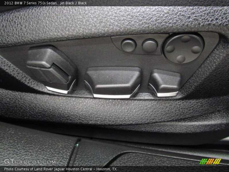 Controls of 2012 7 Series 750i Sedan