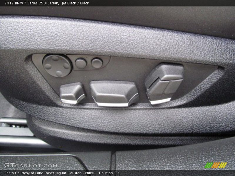 Controls of 2012 7 Series 750i Sedan