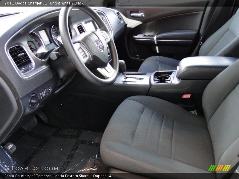 Bright White / Black 2011 Dodge Charger SE