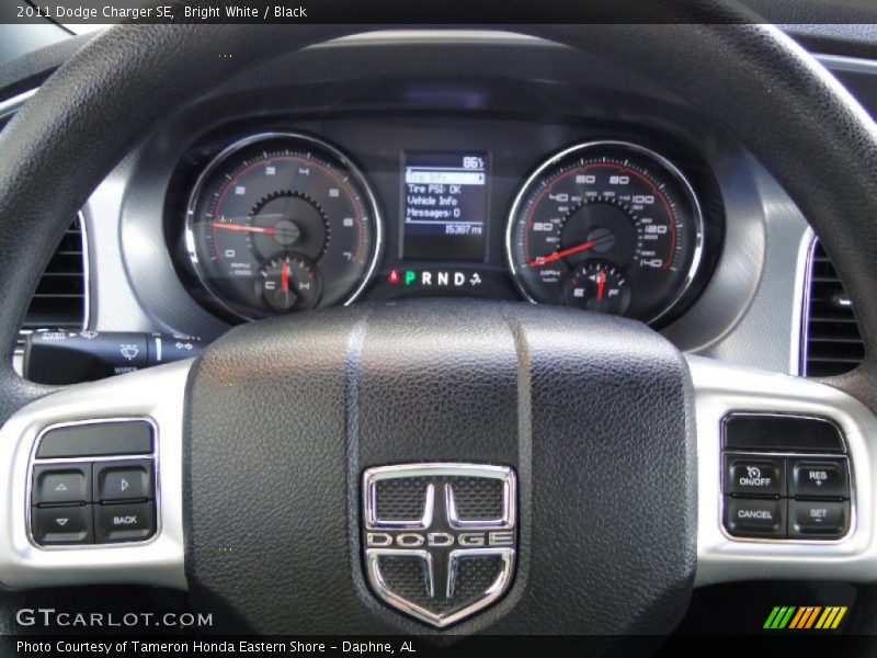 Bright White / Black 2011 Dodge Charger SE