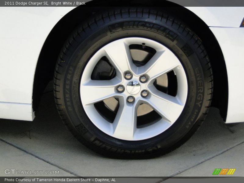 Bright White / Black 2011 Dodge Charger SE