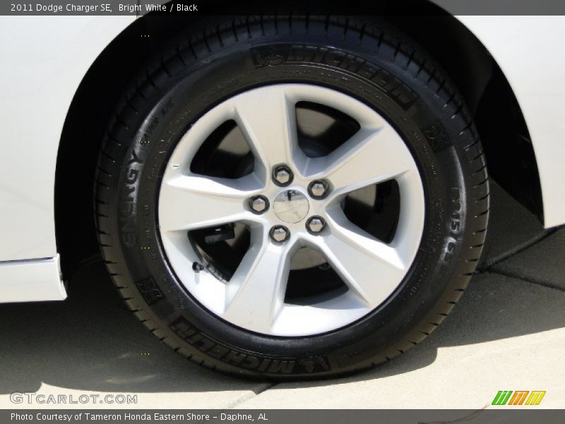 Bright White / Black 2011 Dodge Charger SE
