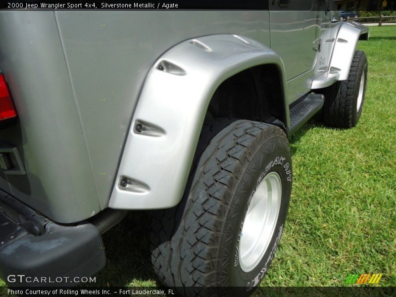 Silverstone Metallic / Agate 2000 Jeep Wrangler Sport 4x4