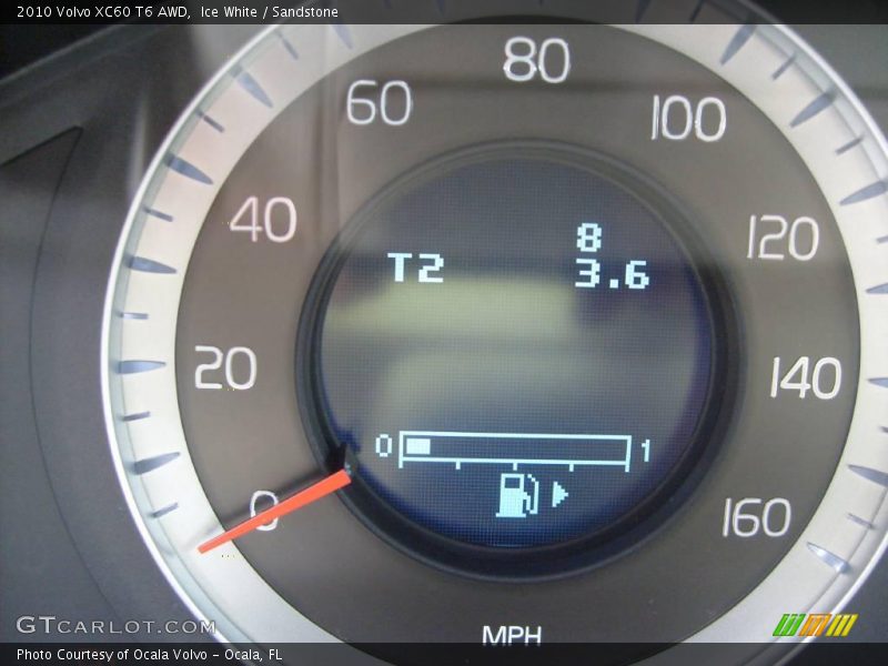 Ice White / Sandstone 2010 Volvo XC60 T6 AWD