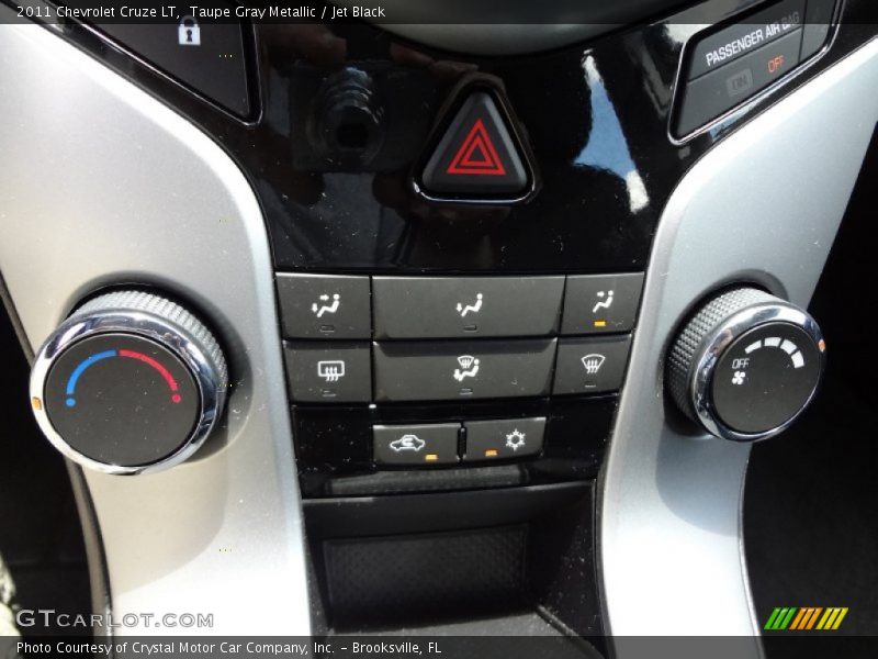 Taupe Gray Metallic / Jet Black 2011 Chevrolet Cruze LT