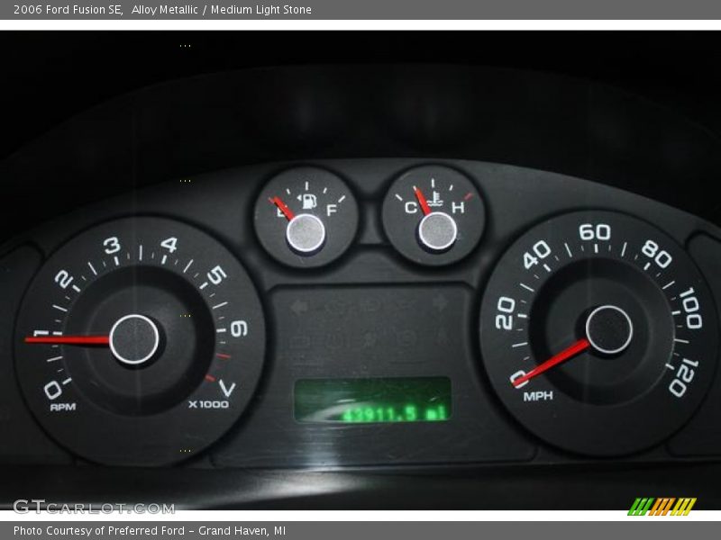 Alloy Metallic / Medium Light Stone 2006 Ford Fusion SE