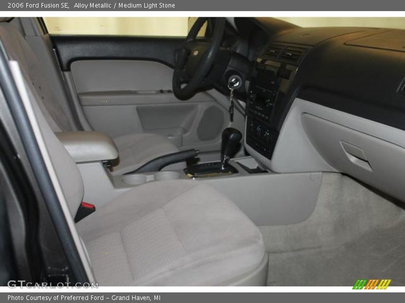 Alloy Metallic / Medium Light Stone 2006 Ford Fusion SE