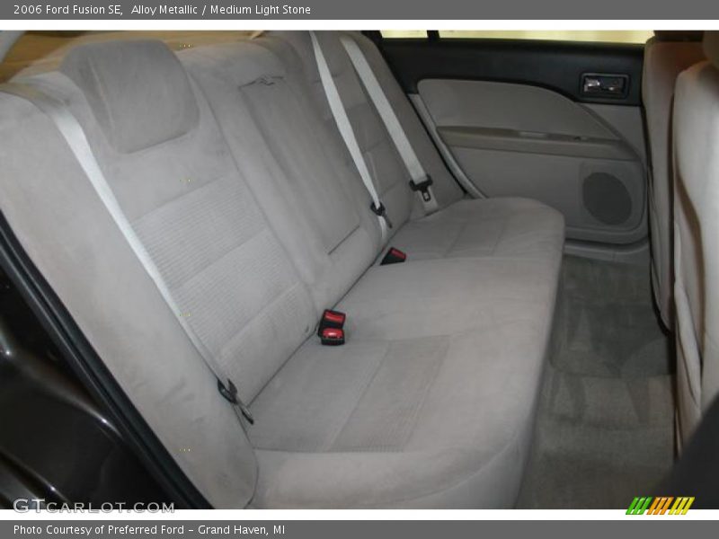 Alloy Metallic / Medium Light Stone 2006 Ford Fusion SE