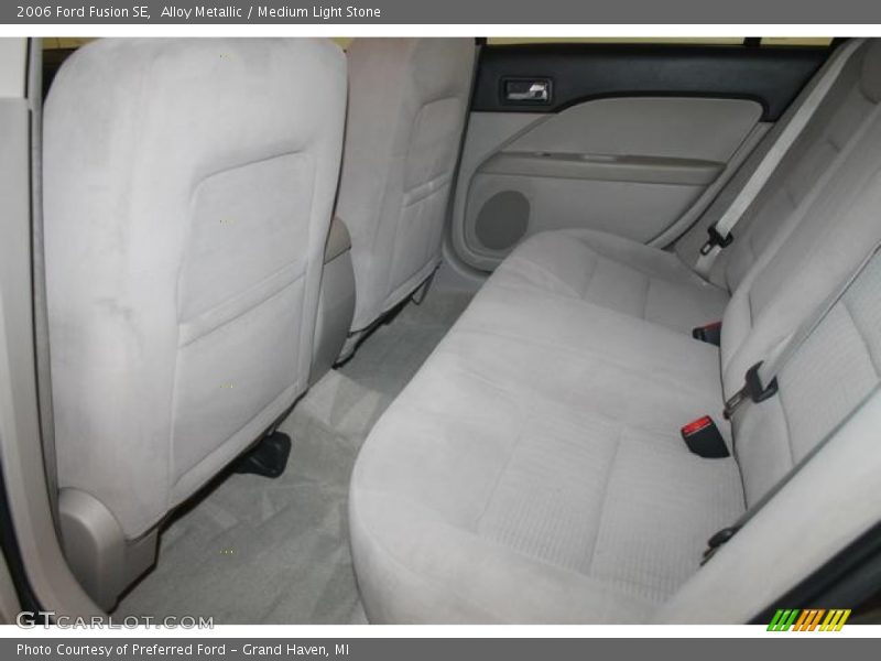 Alloy Metallic / Medium Light Stone 2006 Ford Fusion SE