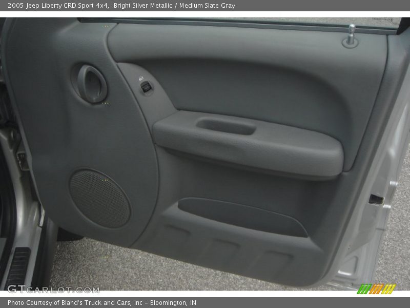 Bright Silver Metallic / Medium Slate Gray 2005 Jeep Liberty CRD Sport 4x4