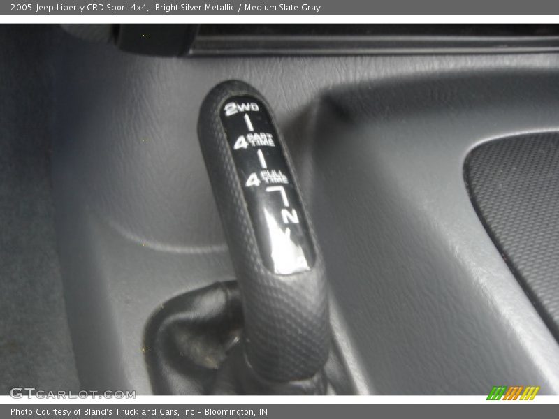 Bright Silver Metallic / Medium Slate Gray 2005 Jeep Liberty CRD Sport 4x4