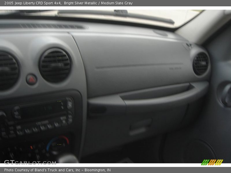 Bright Silver Metallic / Medium Slate Gray 2005 Jeep Liberty CRD Sport 4x4