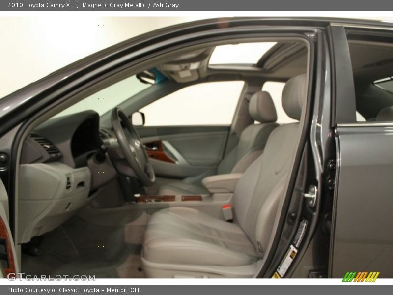 Magnetic Gray Metallic / Ash Gray 2010 Toyota Camry XLE