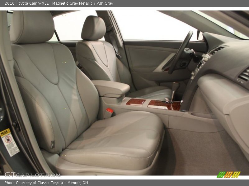 Magnetic Gray Metallic / Ash Gray 2010 Toyota Camry XLE