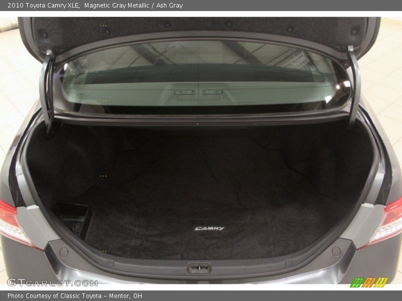 Magnetic Gray Metallic / Ash Gray 2010 Toyota Camry XLE