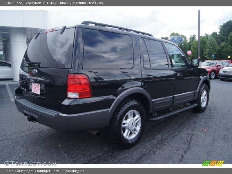 Black / Medium Flint Grey 2006 Ford Expedition XLT 4x4