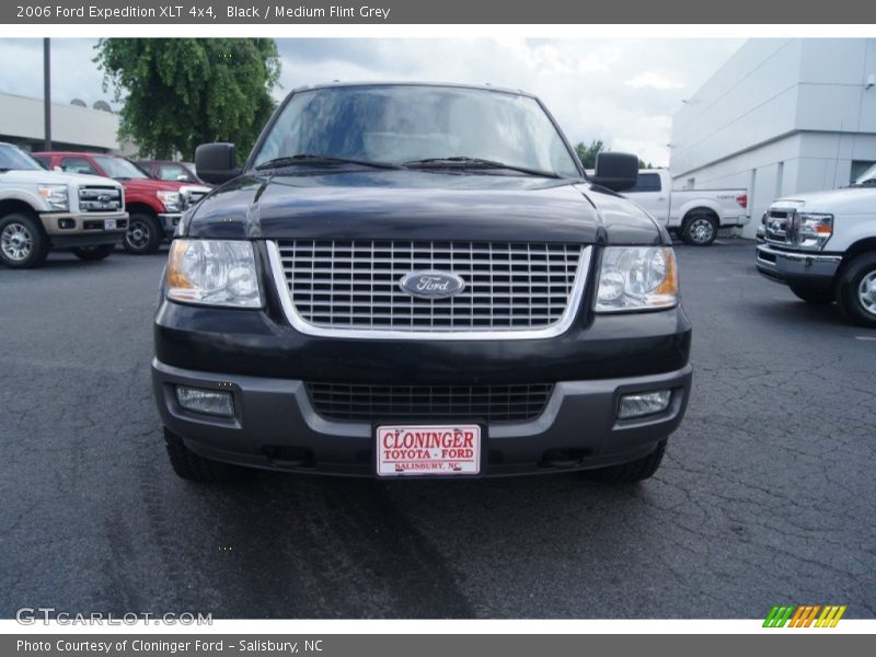 Black / Medium Flint Grey 2006 Ford Expedition XLT 4x4