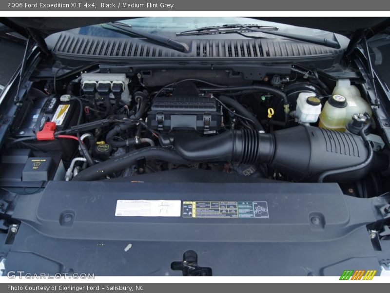 Black / Medium Flint Grey 2006 Ford Expedition XLT 4x4