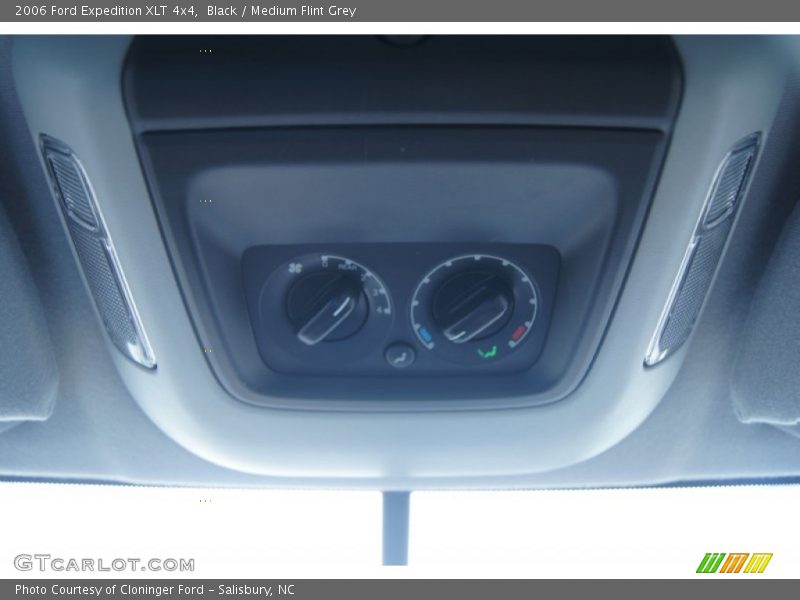 Black / Medium Flint Grey 2006 Ford Expedition XLT 4x4