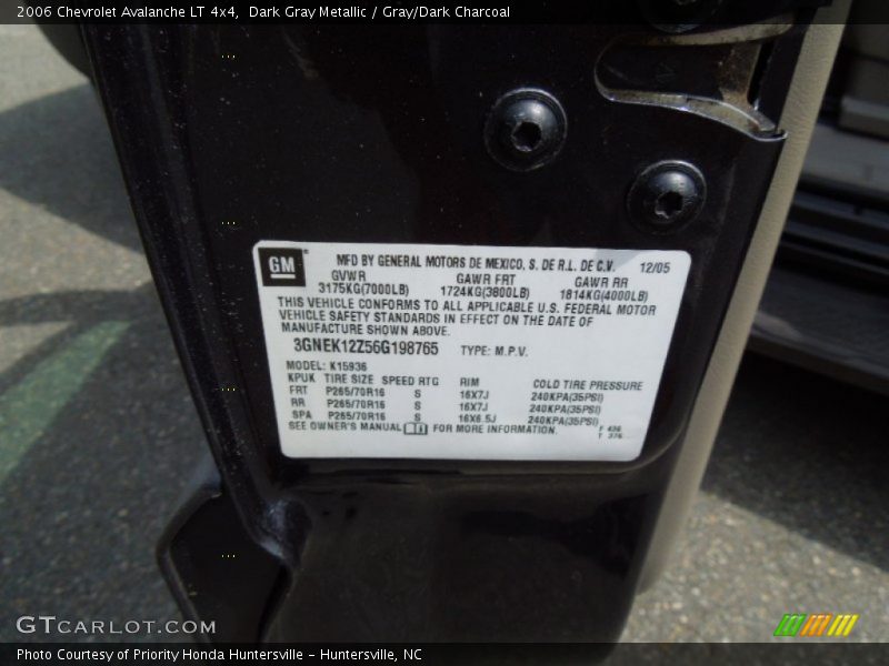 Dark Gray Metallic / Gray/Dark Charcoal 2006 Chevrolet Avalanche LT 4x4