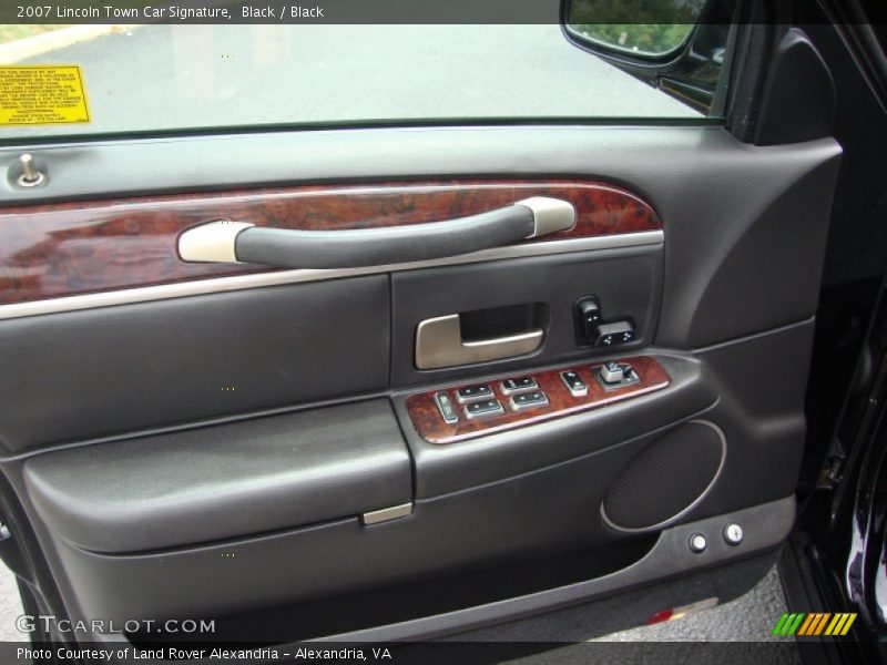 Black / Black 2007 Lincoln Town Car Signature