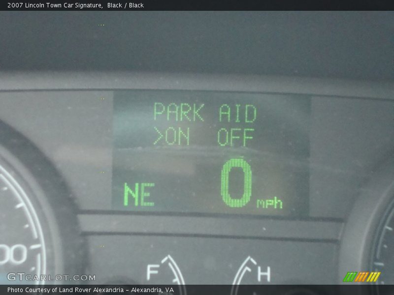 Black / Black 2007 Lincoln Town Car Signature