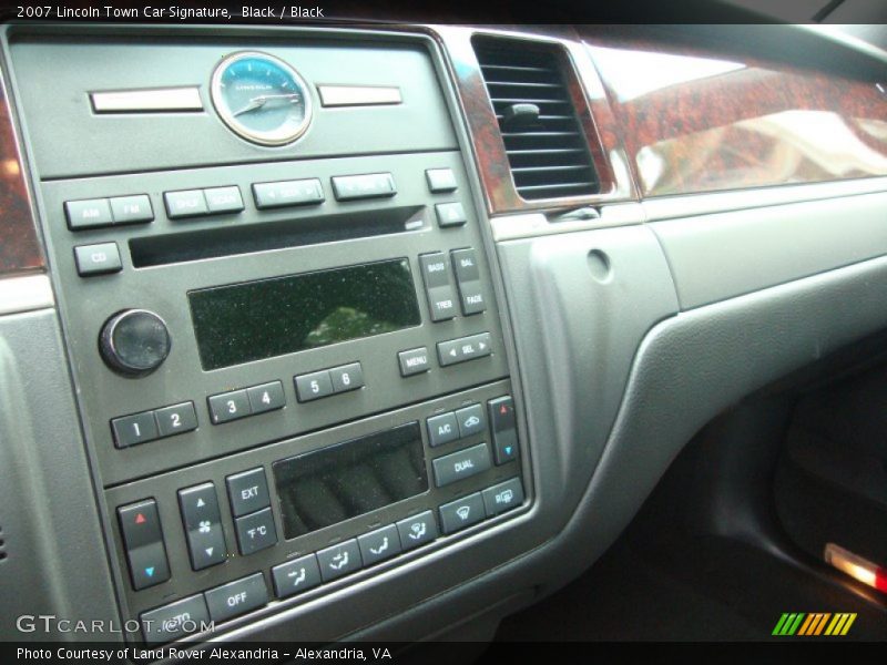 Black / Black 2007 Lincoln Town Car Signature