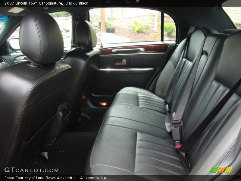 Black / Black 2007 Lincoln Town Car Signature