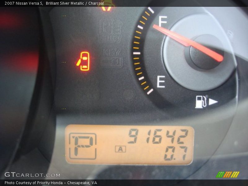 Brilliant Silver Metallic / Charcoal 2007 Nissan Versa S