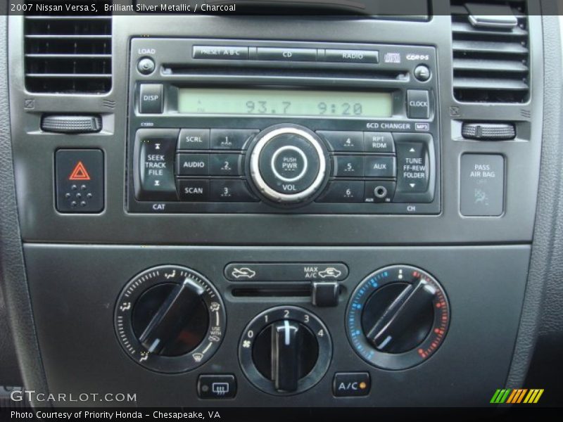 Brilliant Silver Metallic / Charcoal 2007 Nissan Versa S