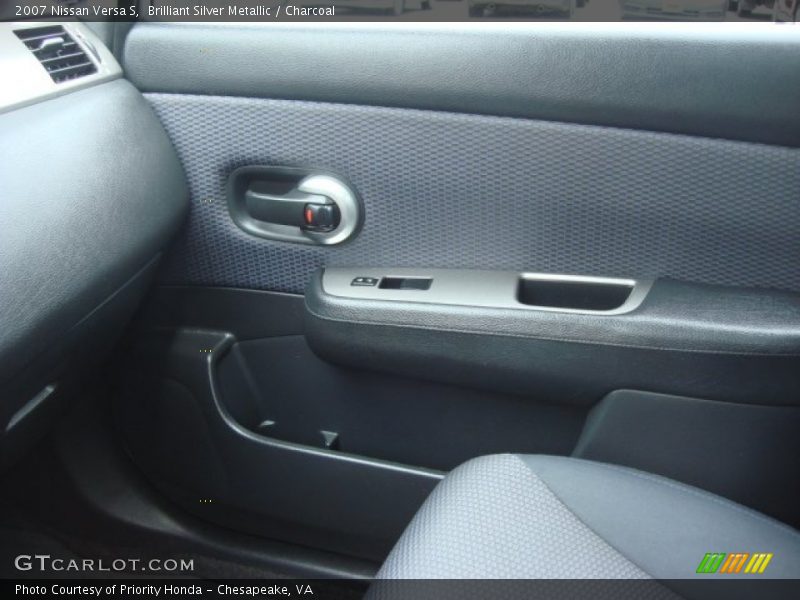 Brilliant Silver Metallic / Charcoal 2007 Nissan Versa S