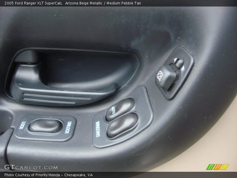 Arizona Beige Metallic / Medium Pebble Tan 2005 Ford Ranger XLT SuperCab