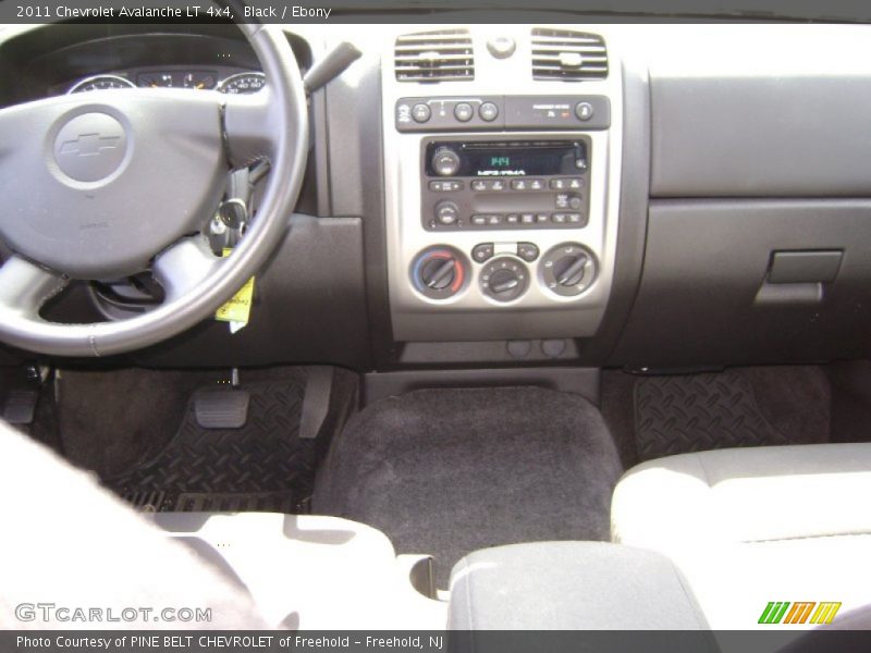 Black / Ebony 2011 Chevrolet Avalanche LT 4x4