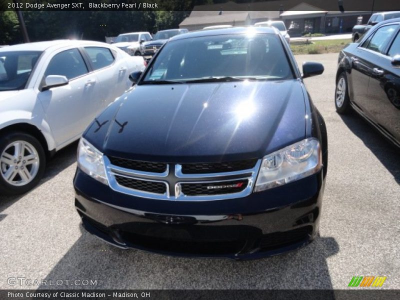 Blackberry Pearl / Black 2012 Dodge Avenger SXT