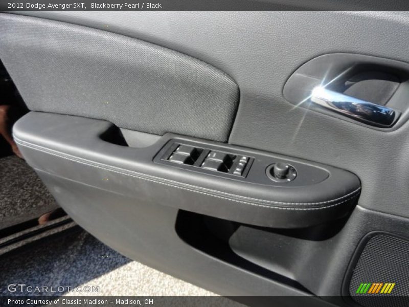 Blackberry Pearl / Black 2012 Dodge Avenger SXT