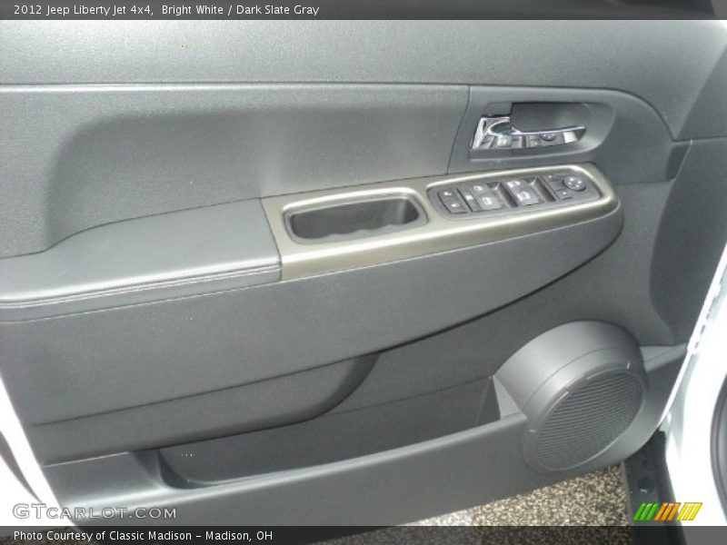 Bright White / Dark Slate Gray 2012 Jeep Liberty Jet 4x4