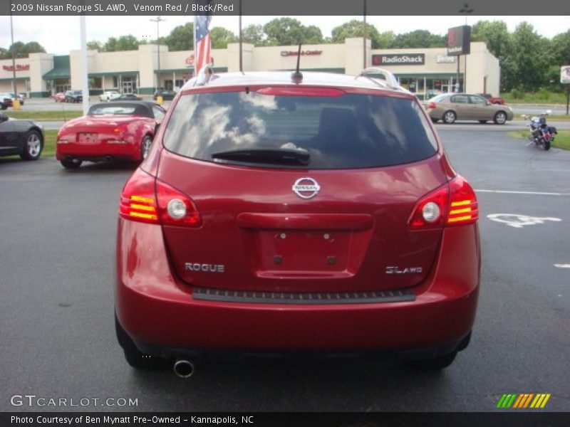 Venom Red / Black/Red 2009 Nissan Rogue SL AWD