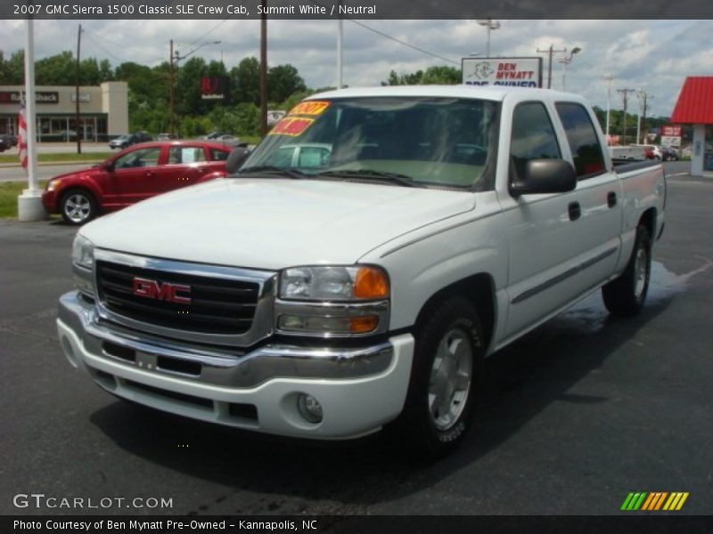 Summit White / Neutral 2007 GMC Sierra 1500 Classic SLE Crew Cab