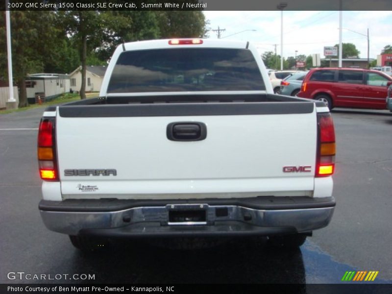 Summit White / Neutral 2007 GMC Sierra 1500 Classic SLE Crew Cab