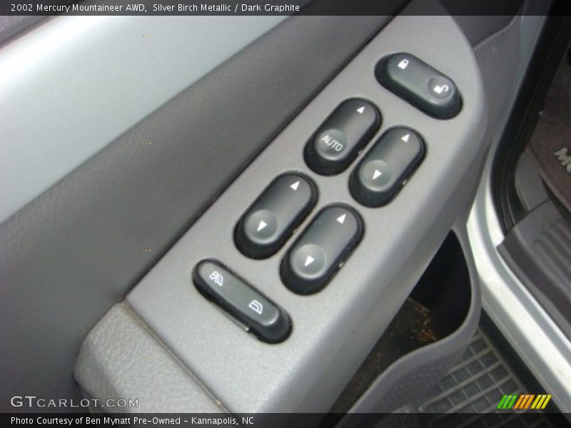 Silver Birch Metallic / Dark Graphite 2002 Mercury Mountaineer AWD