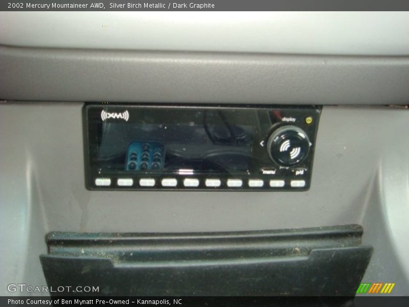 Silver Birch Metallic / Dark Graphite 2002 Mercury Mountaineer AWD