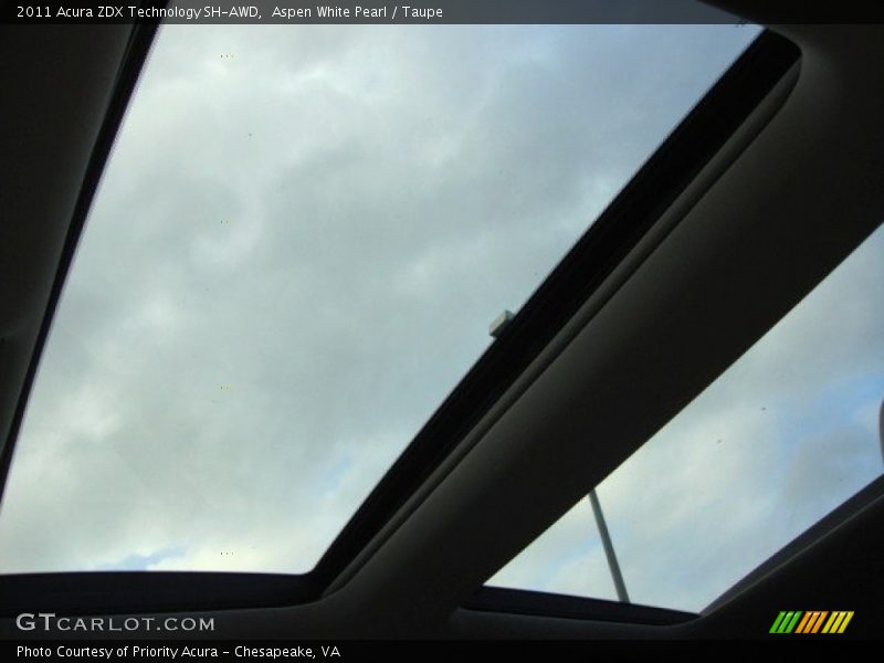 Sunroof of 2011 ZDX Technology SH-AWD