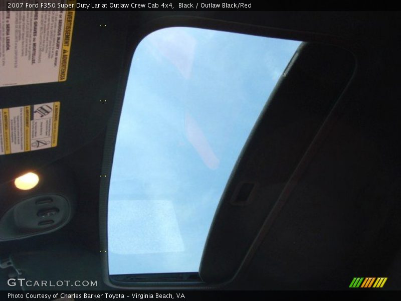 Sunroof of 2007 F350 Super Duty Lariat Outlaw Crew Cab 4x4