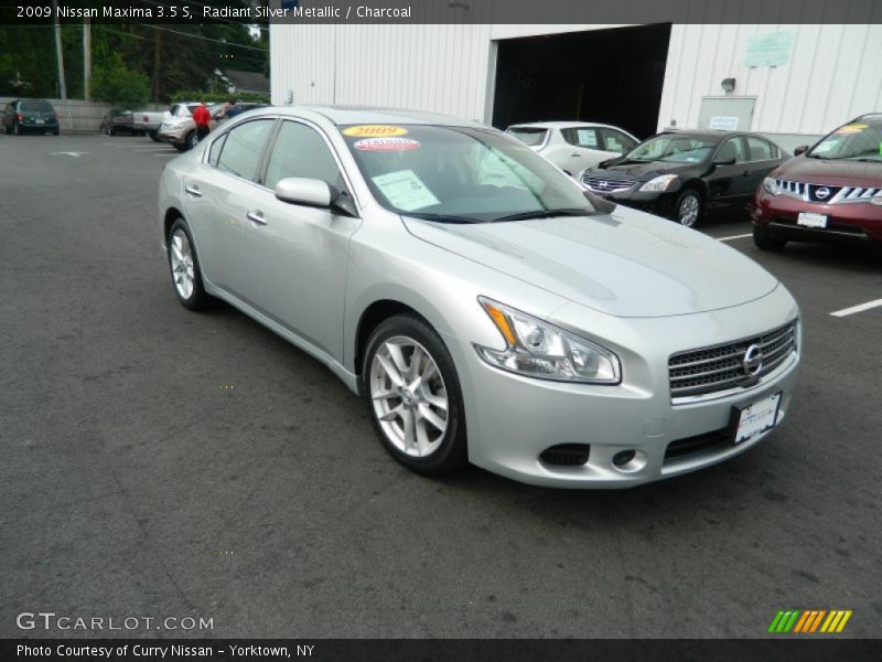 Radiant Silver Metallic / Charcoal 2009 Nissan Maxima 3.5 S