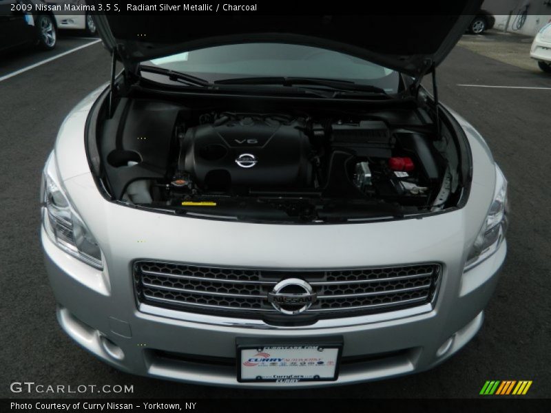 Radiant Silver Metallic / Charcoal 2009 Nissan Maxima 3.5 S