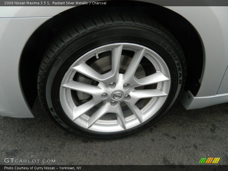 Radiant Silver Metallic / Charcoal 2009 Nissan Maxima 3.5 S
