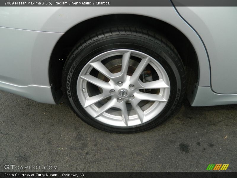 Radiant Silver Metallic / Charcoal 2009 Nissan Maxima 3.5 S